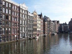 amsterdam-buildings-on-river